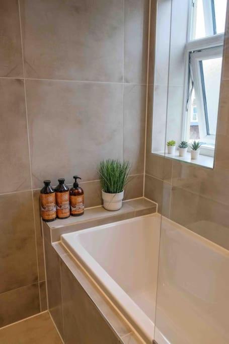 Garden Of Eden 1 Bedroom Flat In Fishponds Bristol Luaran gambar